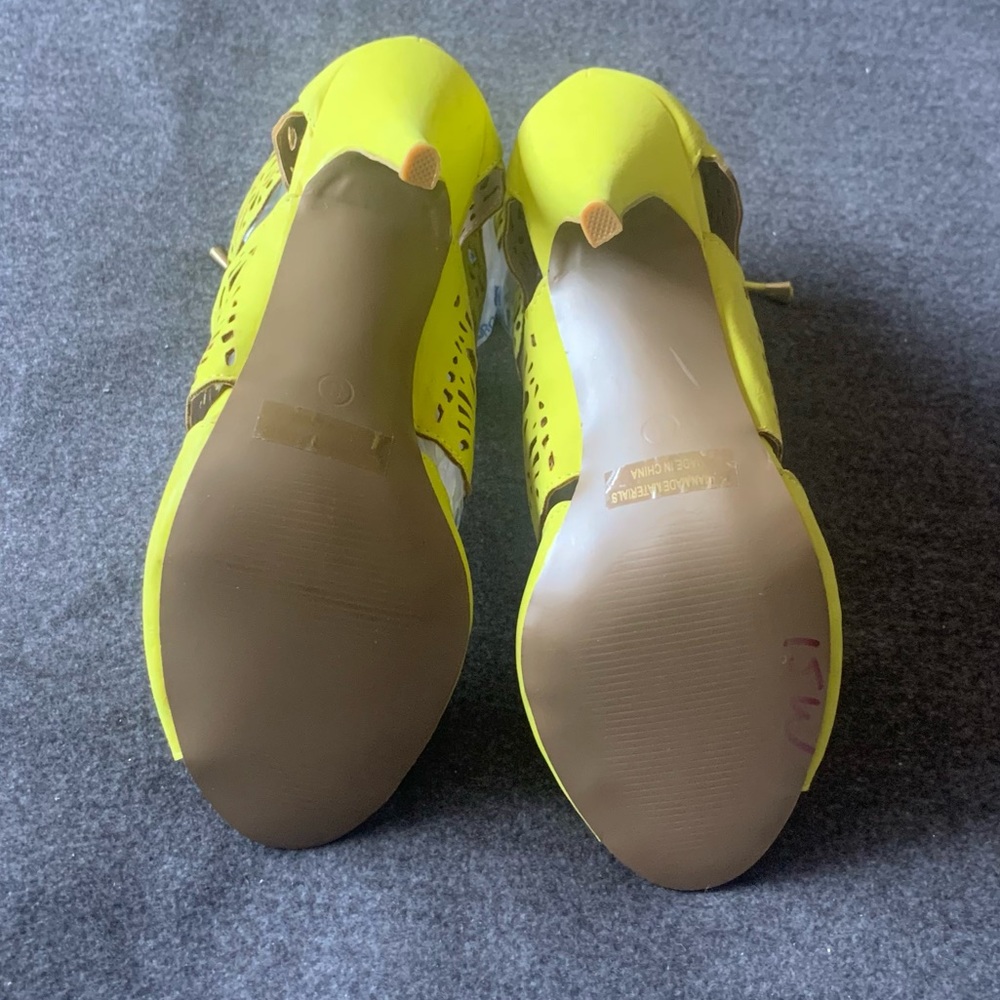 Glaze Neon Yellow Cutout Design Lace-up High Heels - Picture 10 of 12